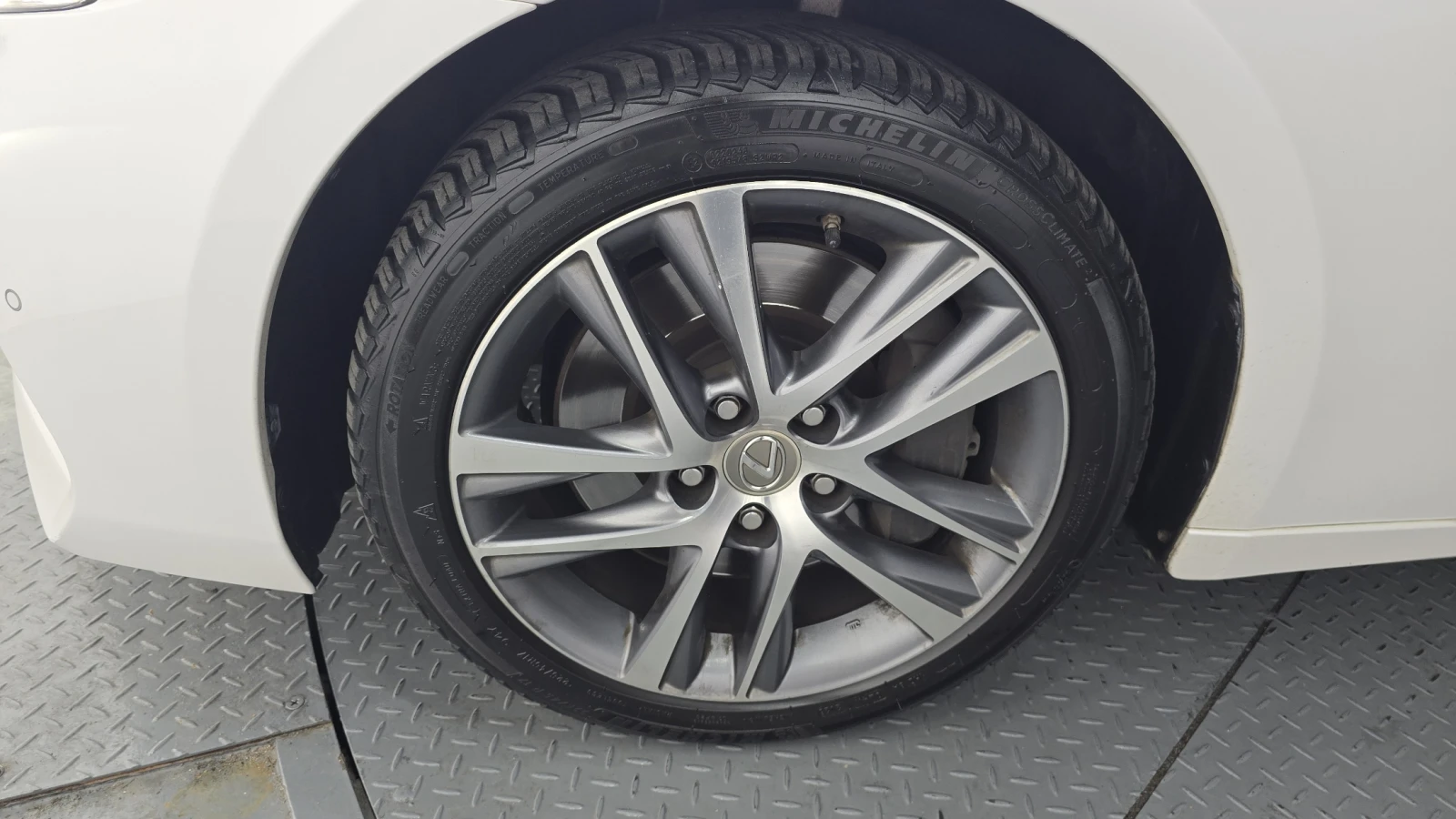 Lexus IS Supreme* BLIND SPOT* ЛЮК* ПОДГРЕВ ВОЛАН* КРАЙНА ЦЕ, снимка 5 - Автомобили и джипове - 55378605