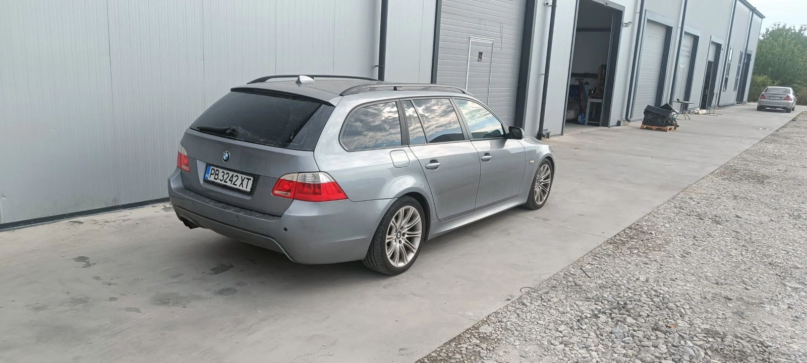 BMW 525, снимка 11 - Автомобили и джипове - 55935375