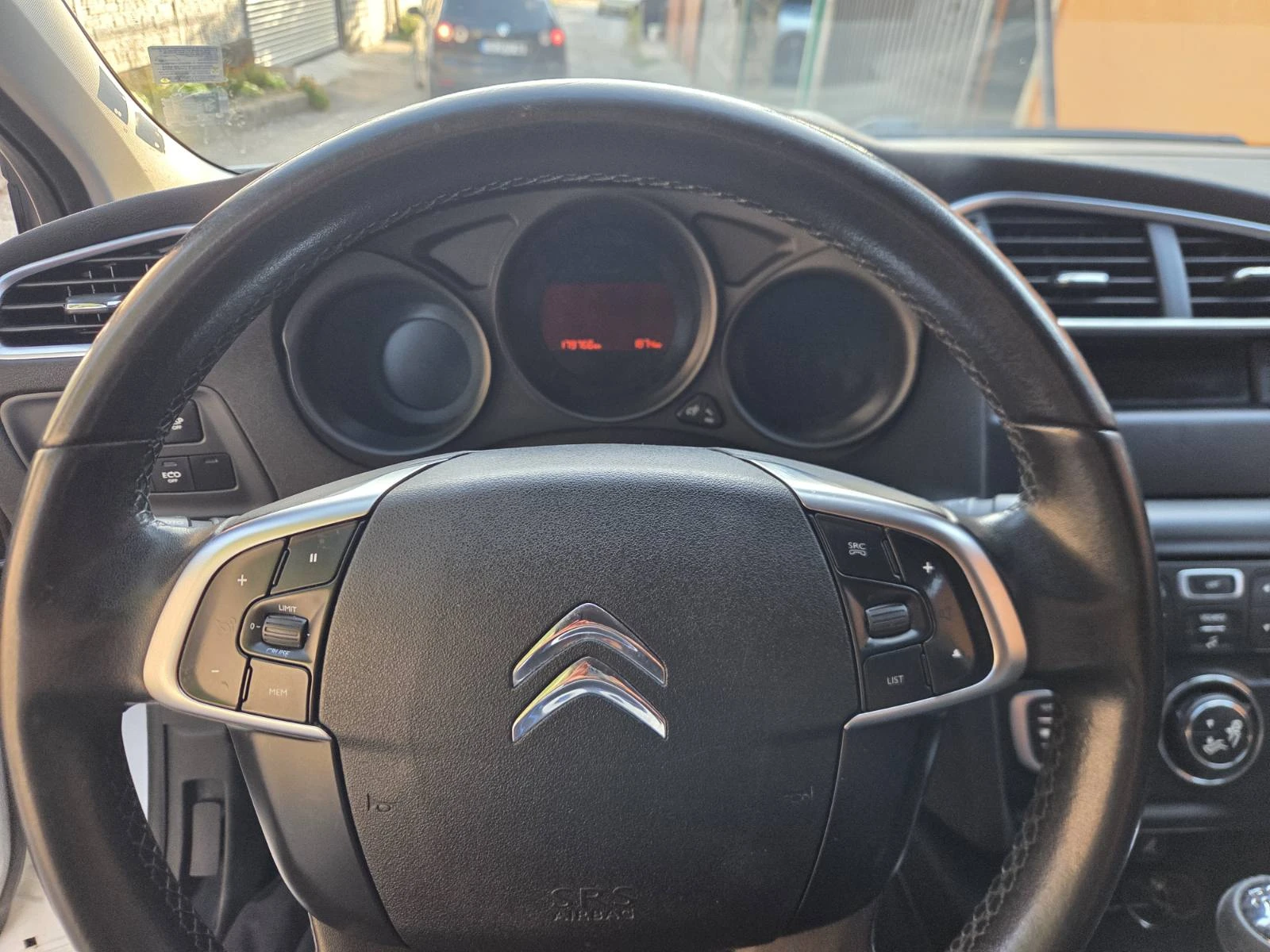 Citroen C4 1.6 e-hdi* EXCLUSIVE* Парктроник* Климатроник* , снимка 9 - Автомобили и джипове - 55944839