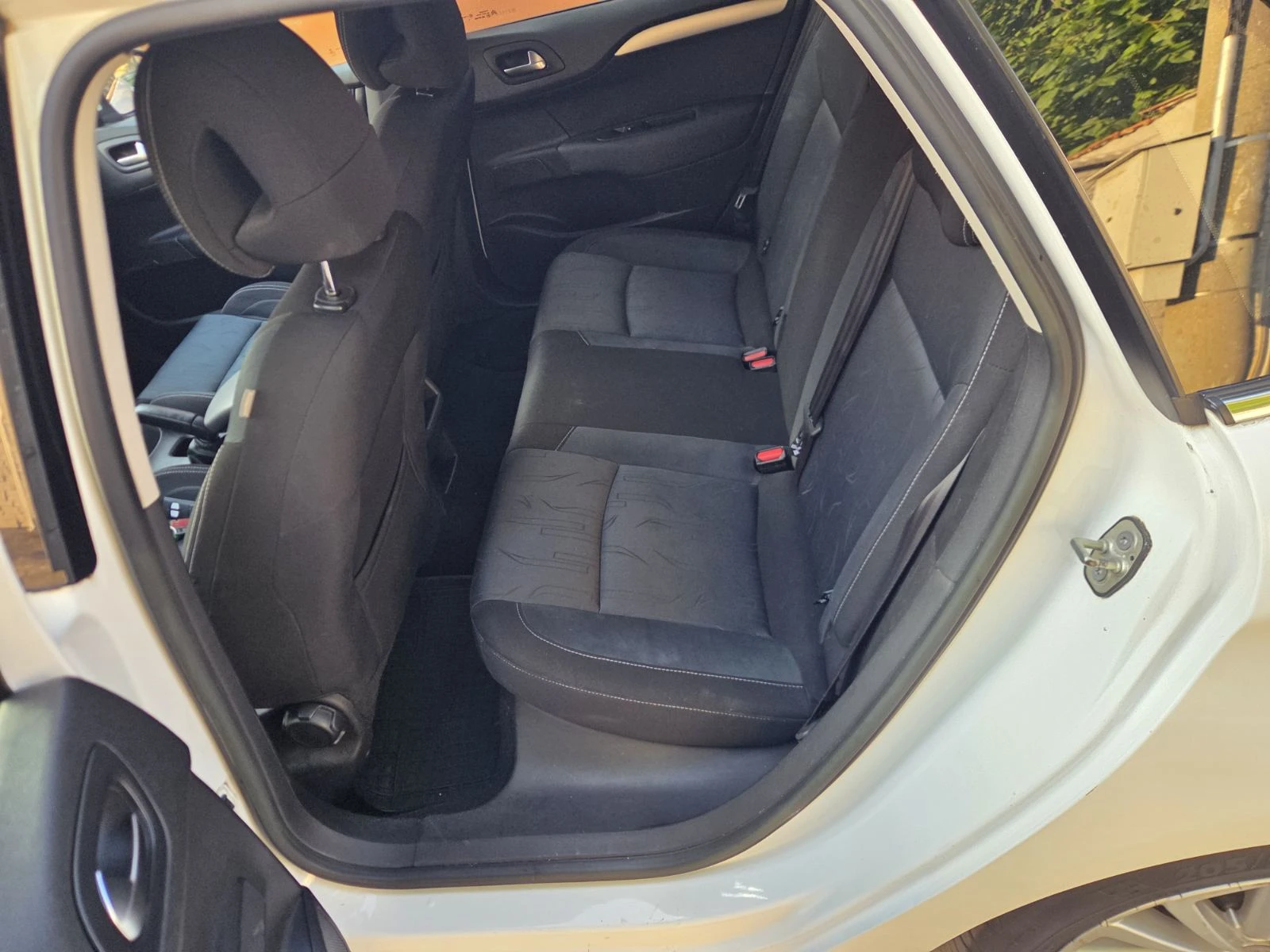 Citroen C4 1.6 e-hdi* EXCLUSIVE* Парктроник* Климатроник* , снимка 8 - Автомобили и джипове - 55944839
