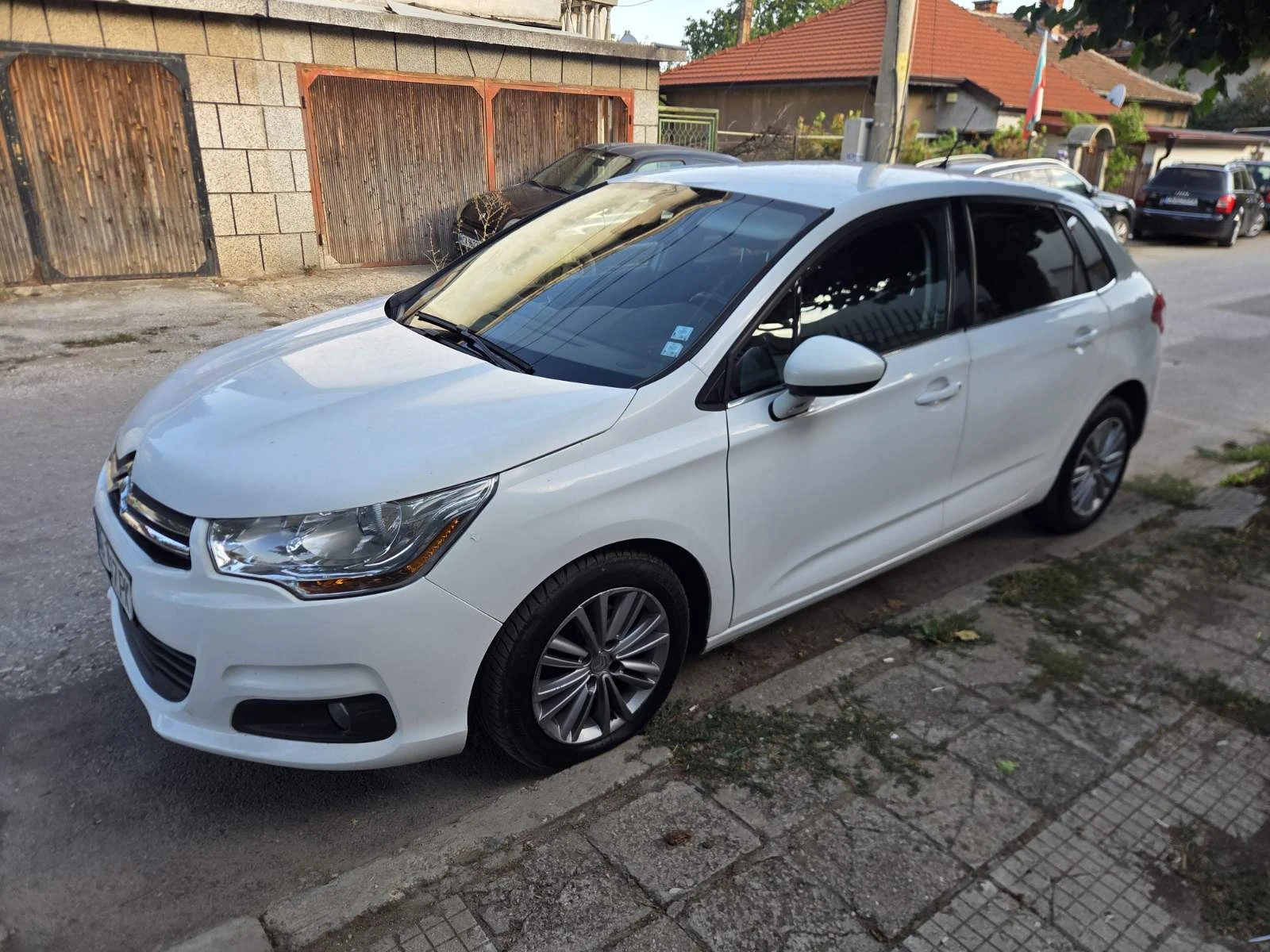 Citroen C4 1.6 e-hdi* EXCLUSIVE* Парктроник* Климатроник* , снимка 17 - Автомобили и джипове - 55944839