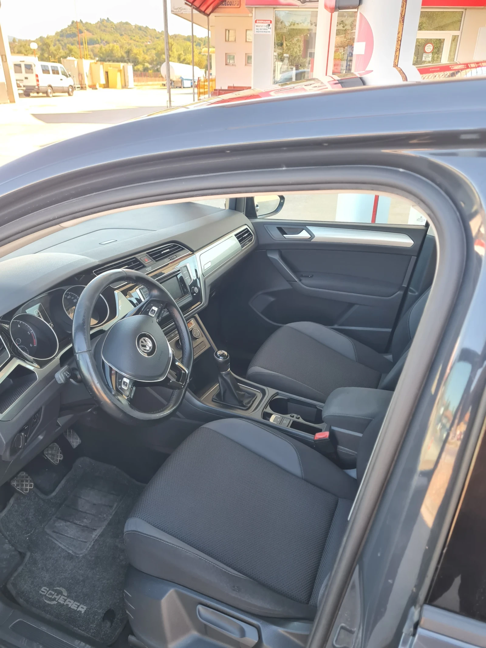 VW Touran 1.6 TDI 110�.�. 2016�.  | Mobile.bg � ����������� 8