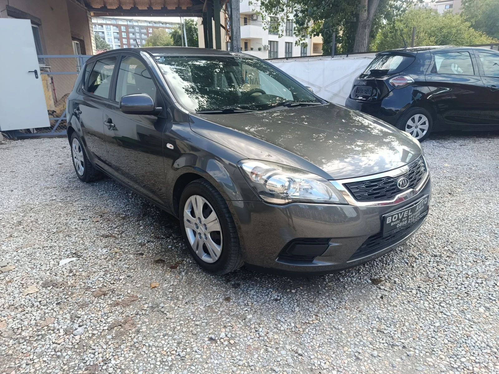 Kia Ceed 1.6 CRDI 90k, снимка 7 - Автомобили и джипове - 56056900