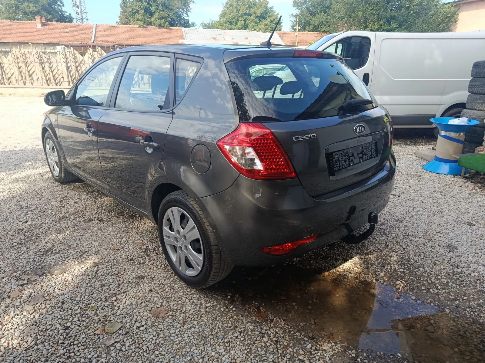 Kia Ceed 1.6 CRDI 90k, снимка 3 - Автомобили и джипове - 56056900