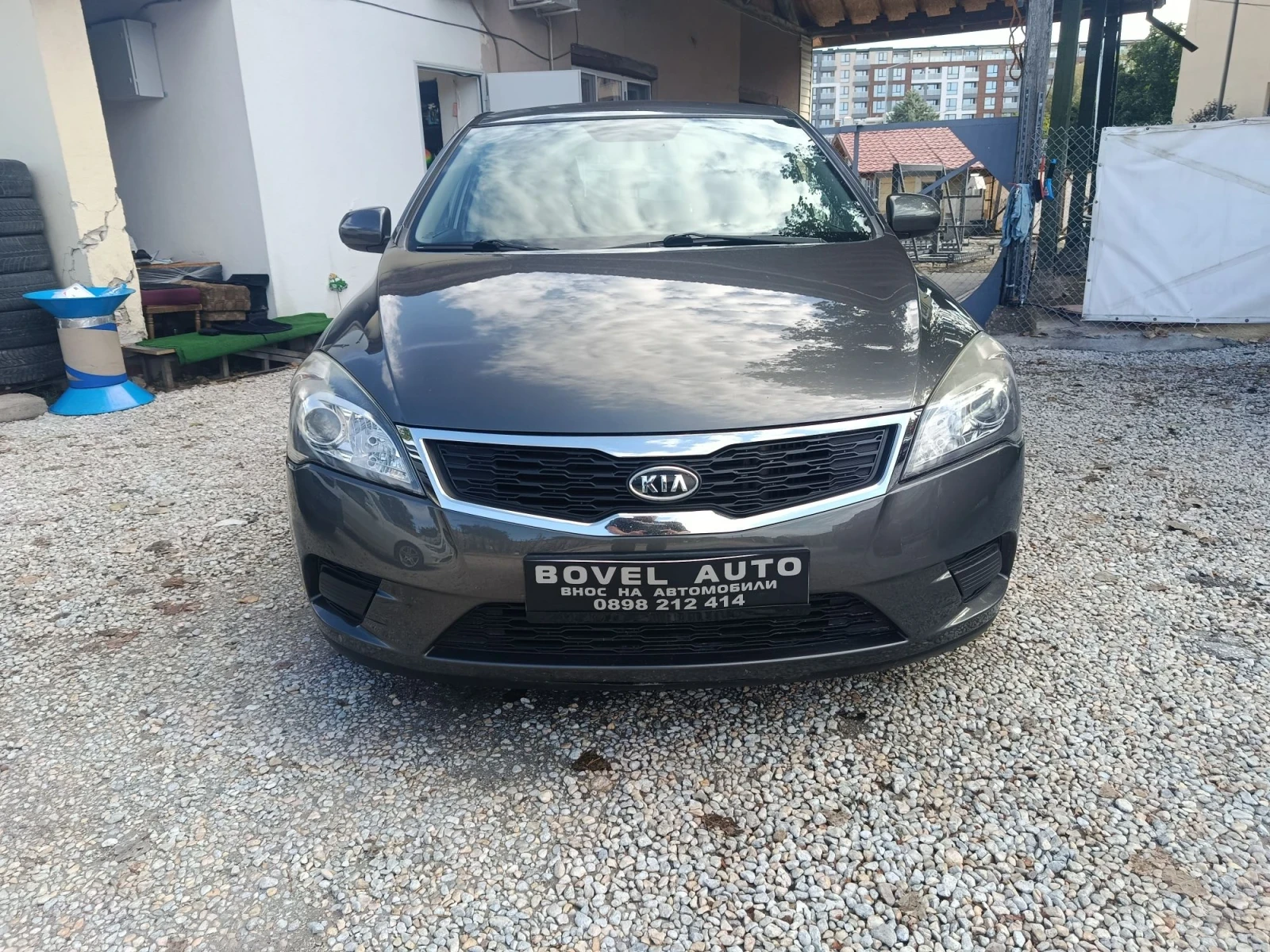 Kia Ceed 1.6 CRDI 90k, снимка 8 - Автомобили и джипове - 56056900