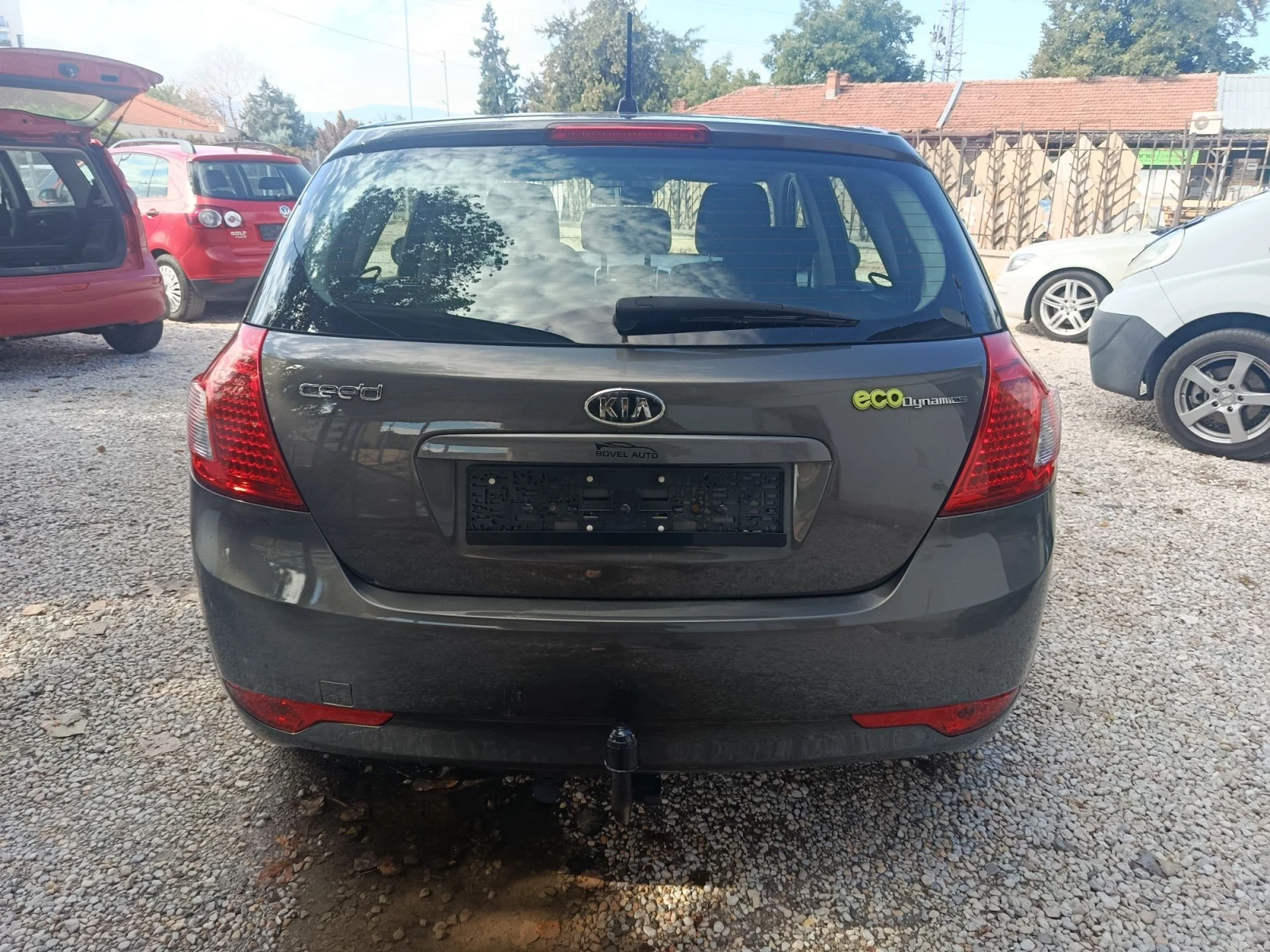 Kia Ceed 1.6 CRDI 90k, снимка 4 - Автомобили и джипове - 56056900