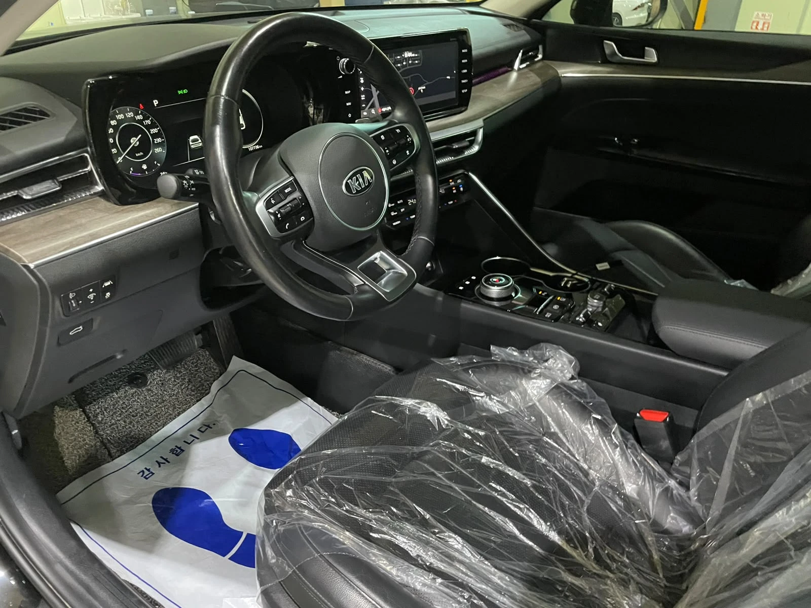 Kia K5 2.0 LPG ! Signature !, снимка 8 - Автомобили и джипове - 56211179