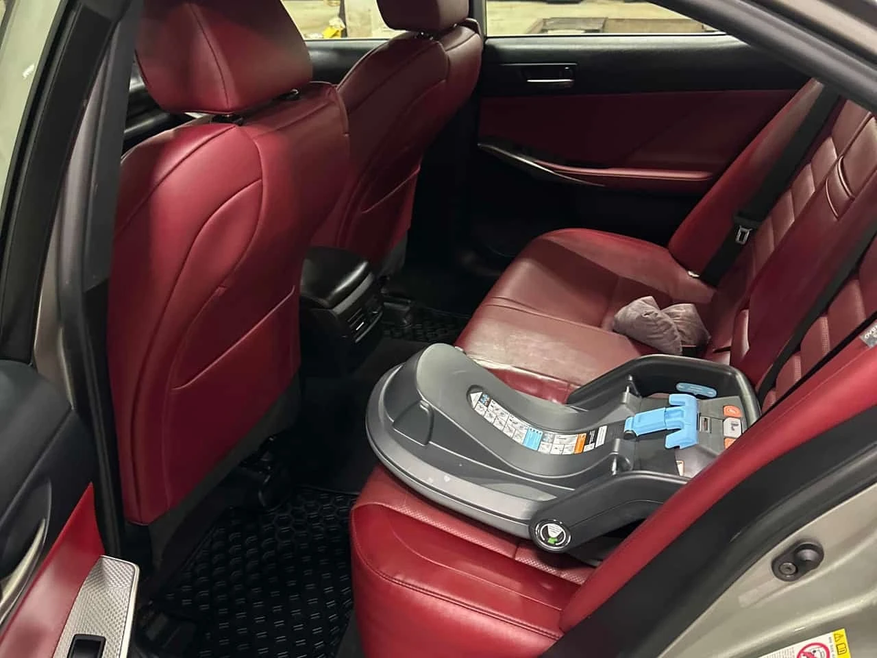 Lexus IS 300 * 4dr Sdn AWD * CARFAX *  | Mobile.bg � ����������� 9