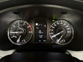 Toyota Hilux 2.8 D* COMFORT* DOUBLE CABIN* 4X4* , снимка 11
