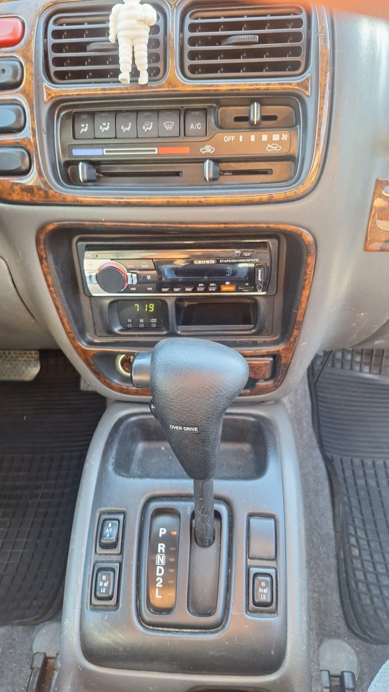 Suzuki Grand vitara 2.7 бензин газ, снимка 10 - Автомобили и джипове - 52929858