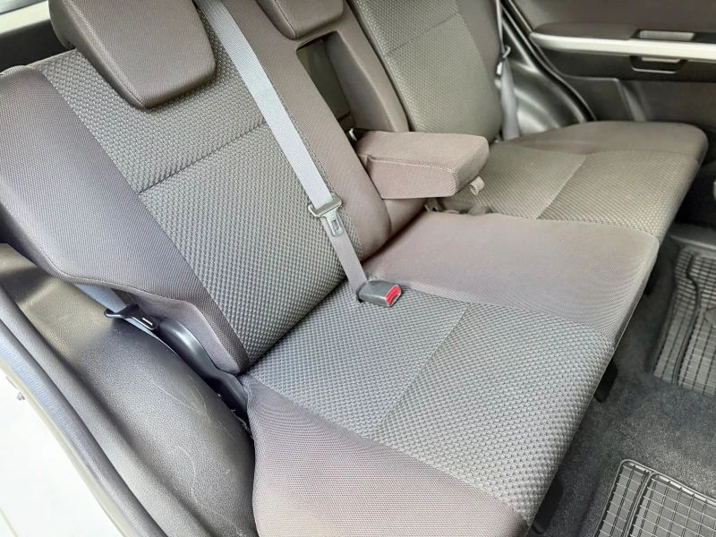 Suzuki Grand vitara 2.4i AUTOMATIC, снимка 11 - Автомобили и джипове - 52004843