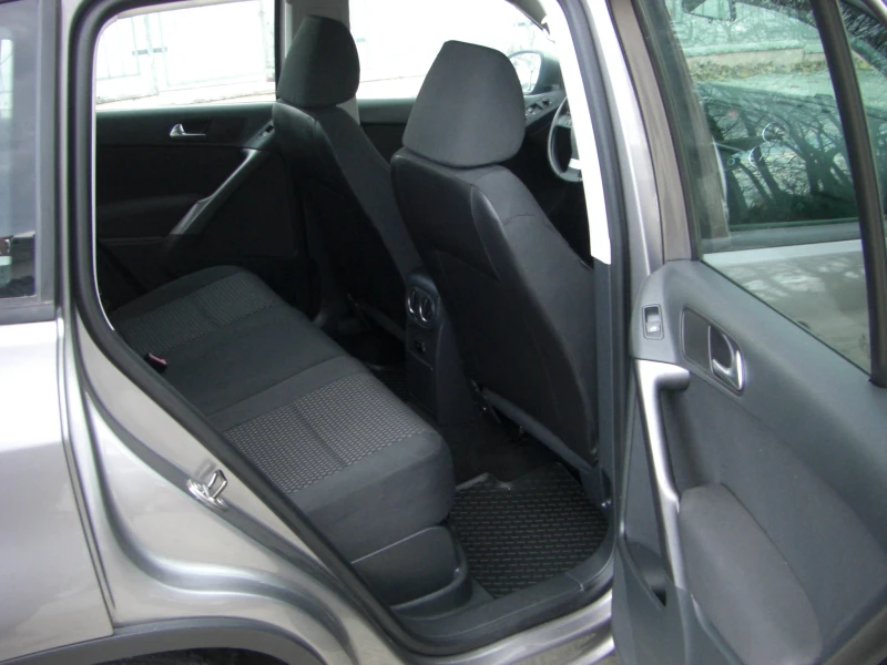 VW Tiguan 2.0TDI 6ck. 4MOTION, снимка 14 - Автомобили и джипове - 53334789