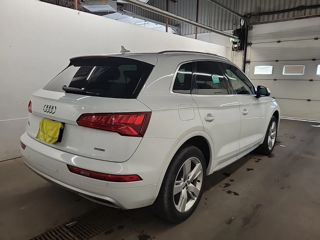 Audi Q5 TECHNIK * CARFAX * АвтоКредит * Цена до България*  - изображение 3
