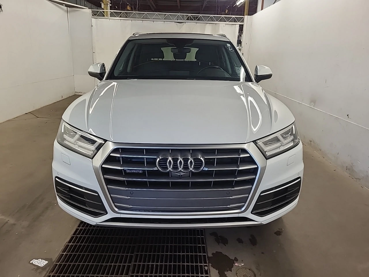 Audi Q5 TECHNIK * CARFAX * АвтоКредит * Цена до България*  - изображение 6