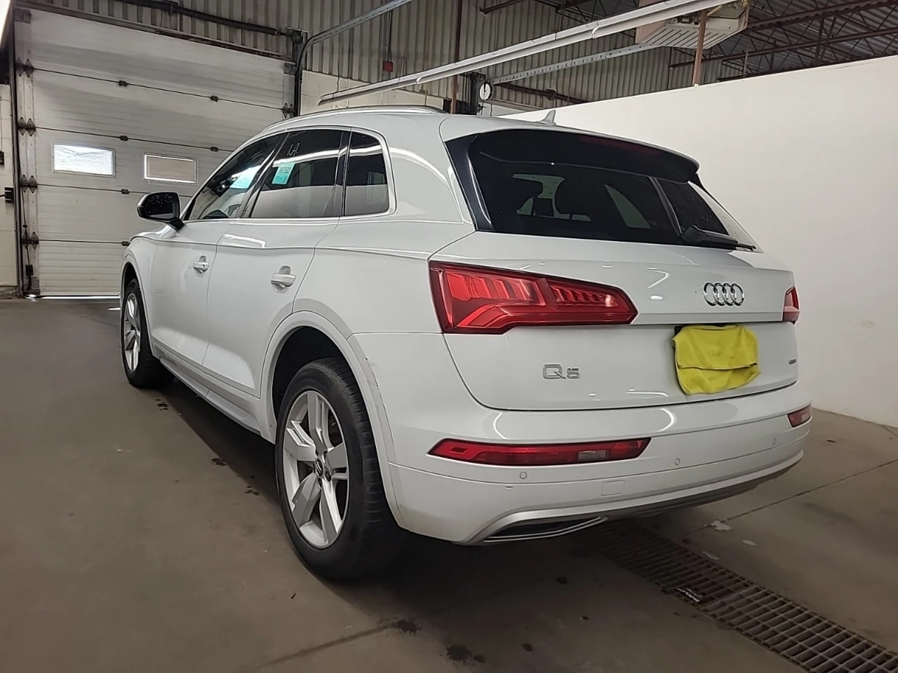 Audi Q5 TECHNIK * CARFAX * АвтоКредит * Цена до България*  - изображение 4