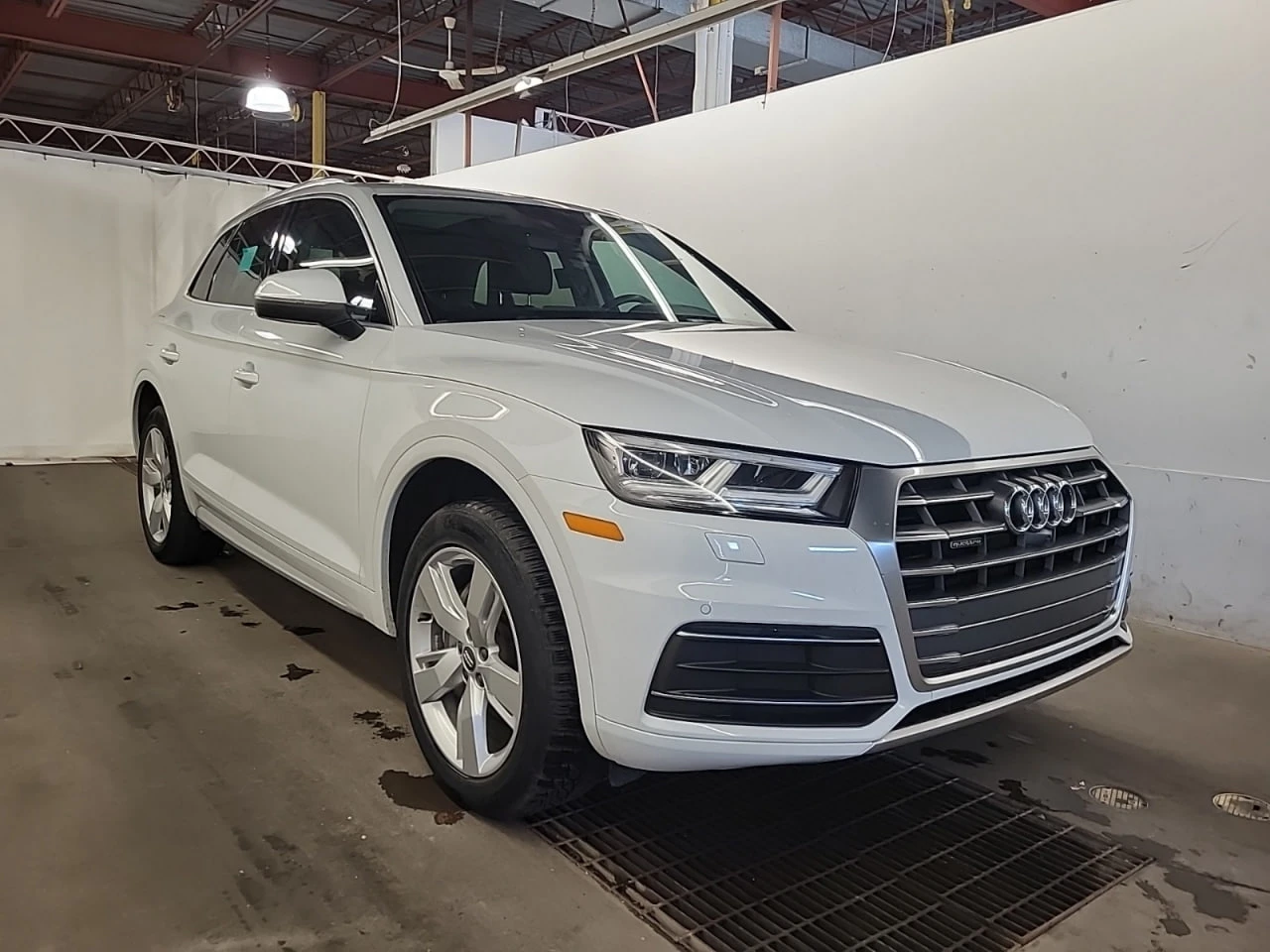 Audi Q5 TECHNIK * CARFAX * АвтоКредит * Цена до България*  - изображение 2