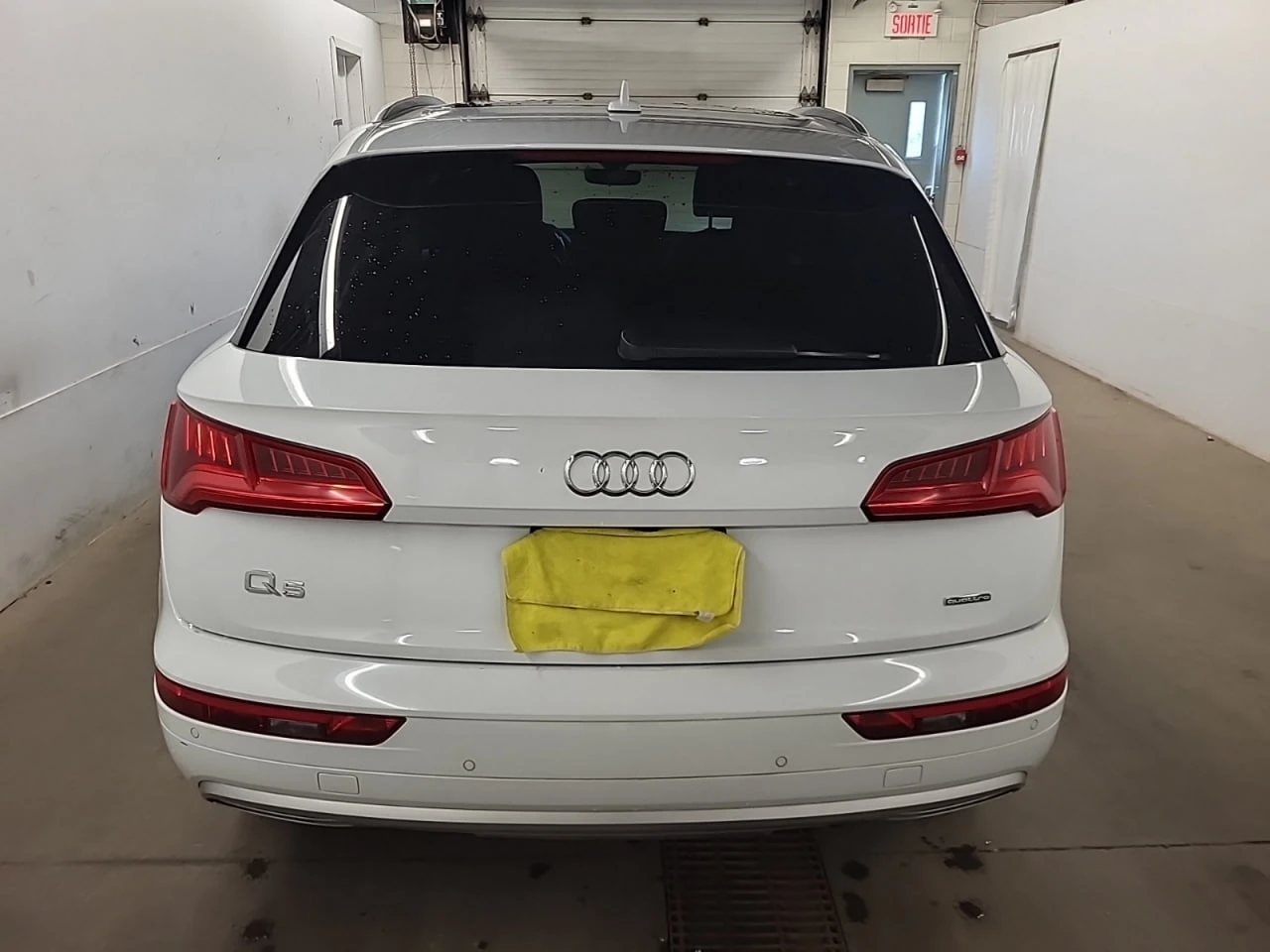 Audi Q5 TECHNIK * CARFAX * АвтоКредит * Цена до България*  - изображение 5