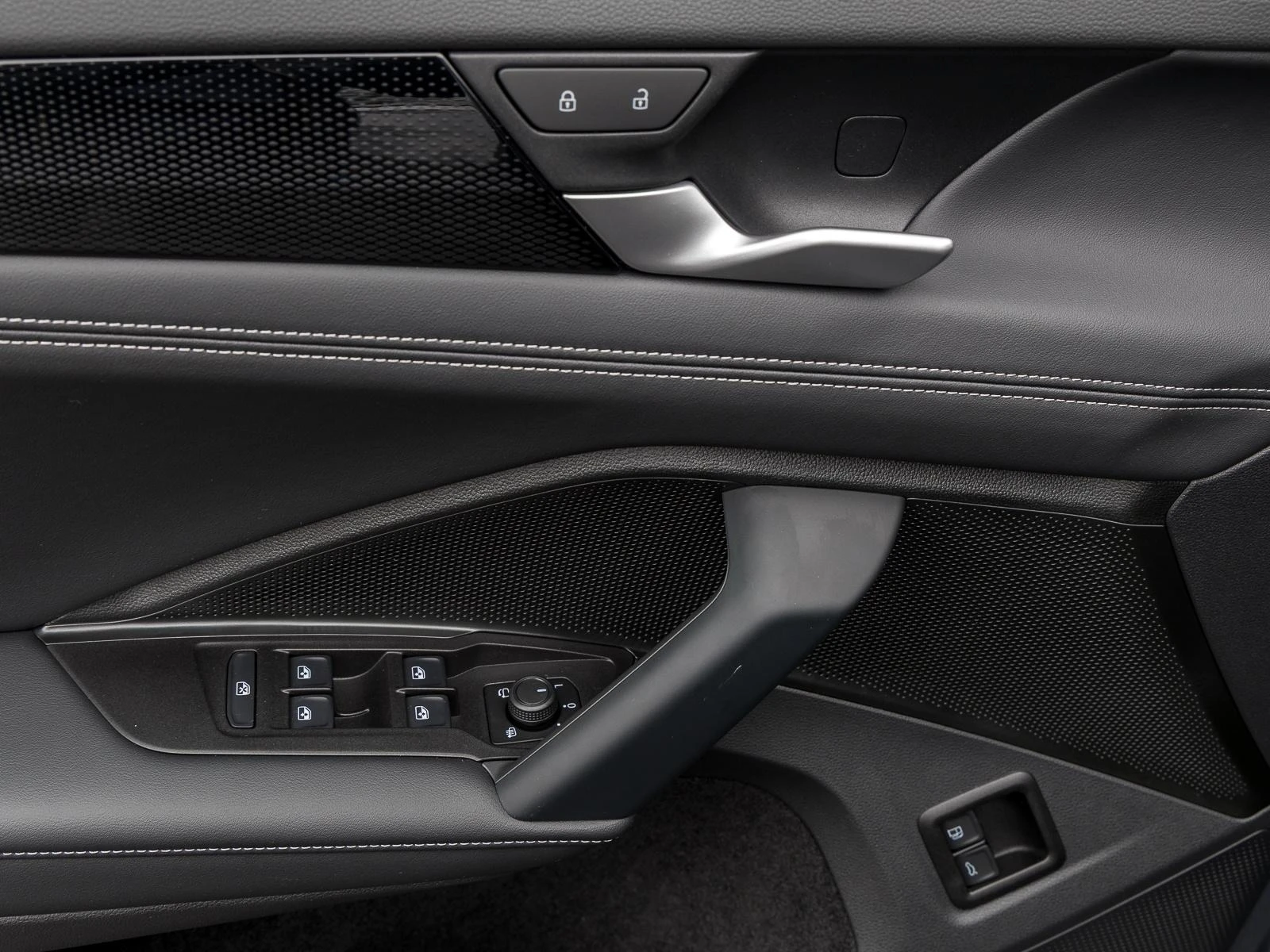 VW Tayron 1.5 TSI* e HYBRID* DSG* DISTR* KEYLESS* 360 CAM* C - изображение 3