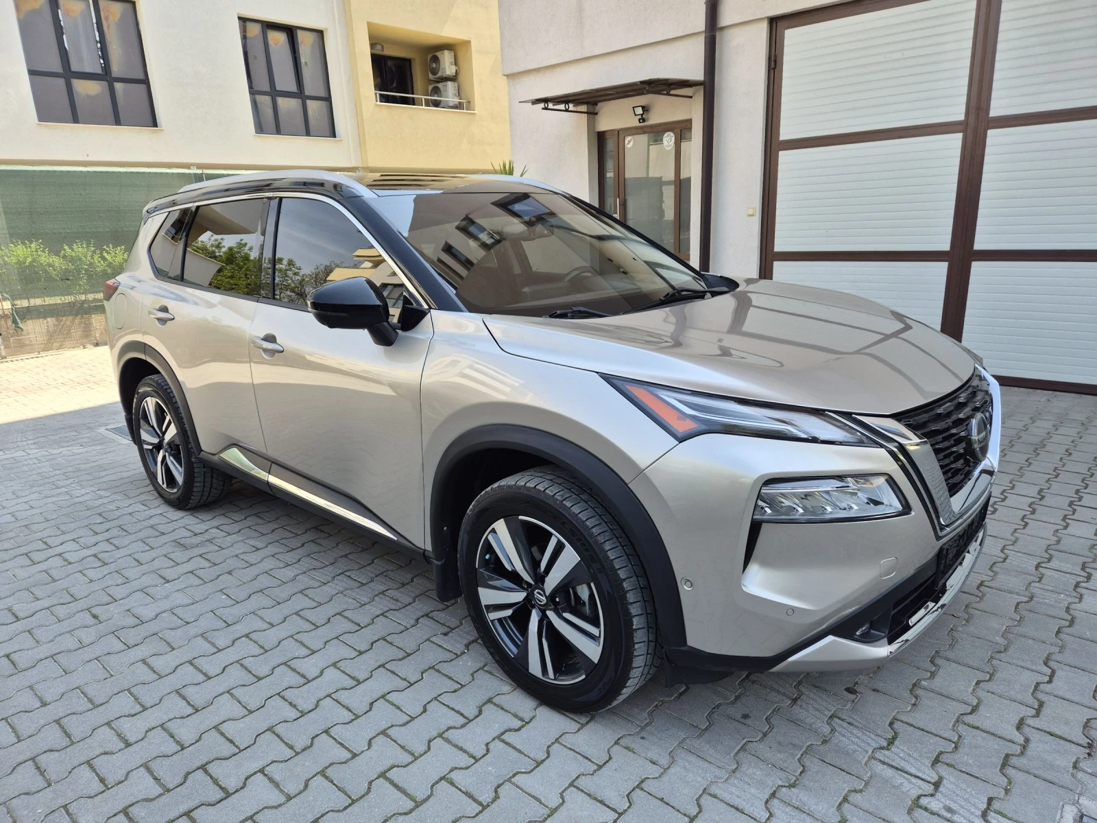 Nissan X-trail 2.5i, AWD, PLATINUM , снимка 2 - Автомобили и джипове - 54358281