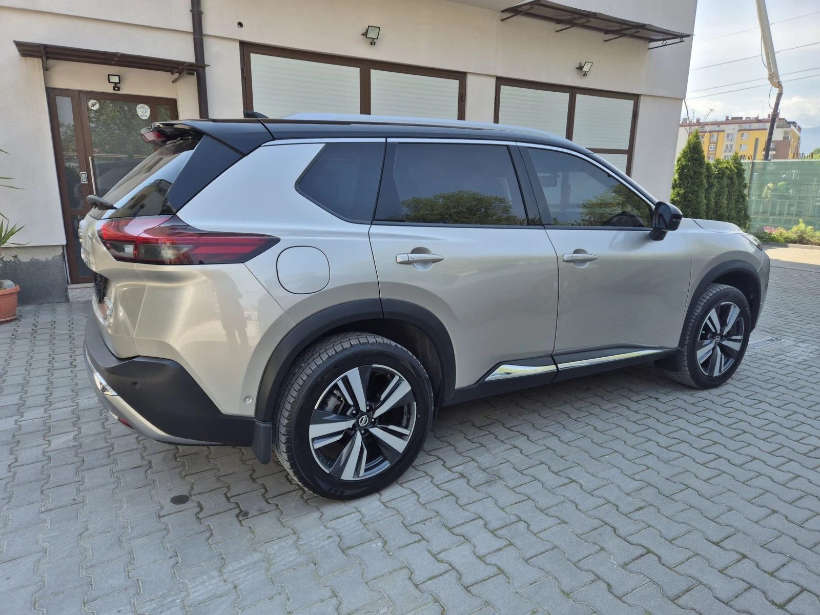 Nissan X-trail 2.5i, AWD, PLATINUM , снимка 7 - Автомобили и джипове - 54358281