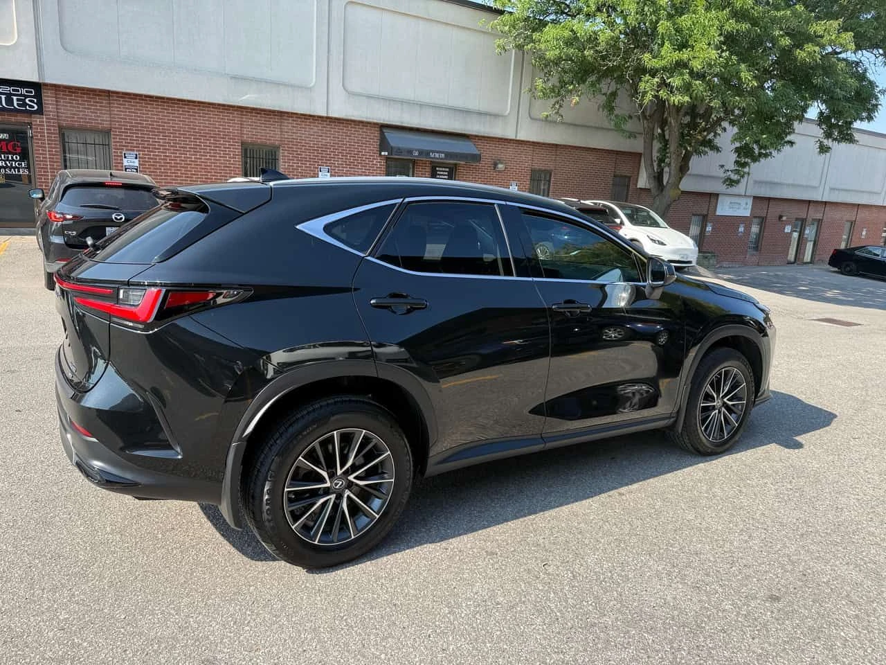 Lexus NX * 250 * CARFAX * ОПЦИЯ ЗА ФИНАНСИРАНЕ , снимка 3 - Автомобили и джипове - 55504729