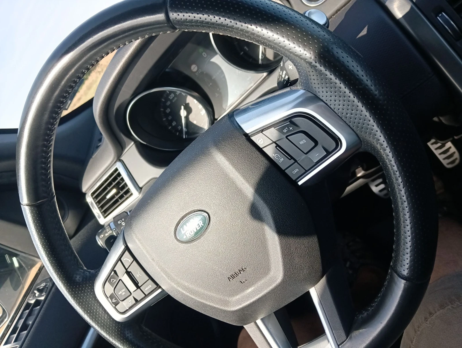 Land Rover Discovery Sport, снимка 17 - Автомобили и джипове - 56227688