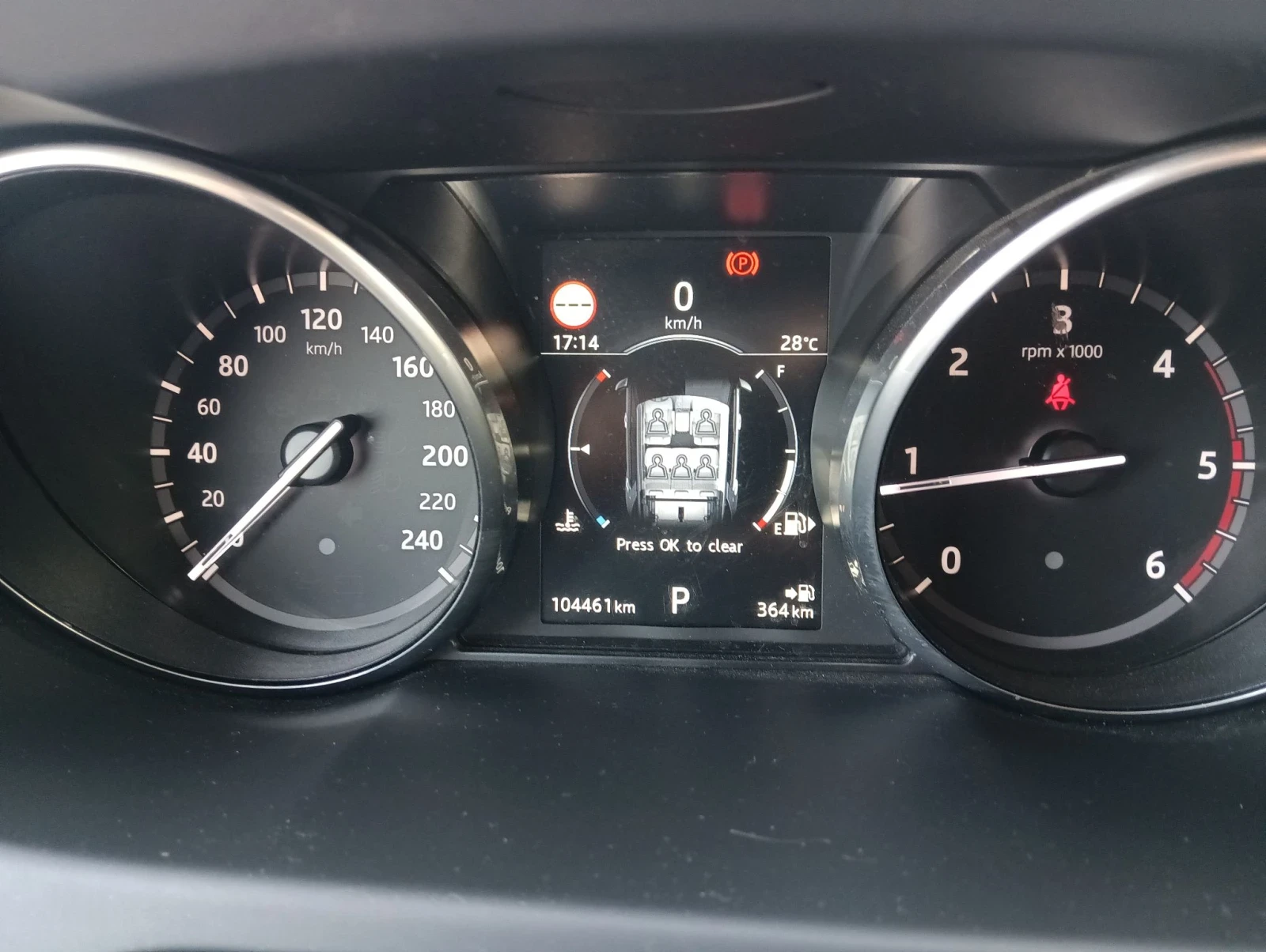 Land Rover Discovery Sport, снимка 13 - Автомобили и джипове - 56227688