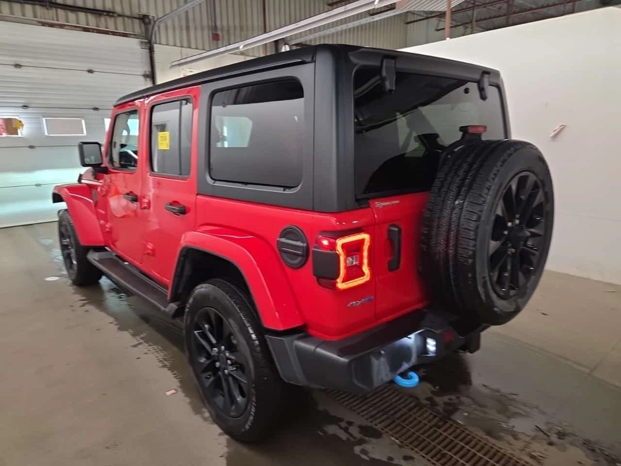 Jeep Wrangler SAHARA / Цена до България , снимка 4 - Автомобили и джипове - 56323610