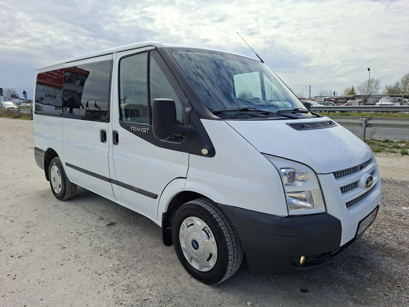 Ford Transit 2.2D/6СК/125кс/КЛИМА/CRUIZE/ 8+ 1, снимка 2 - Бусове и автобуси - 54044571