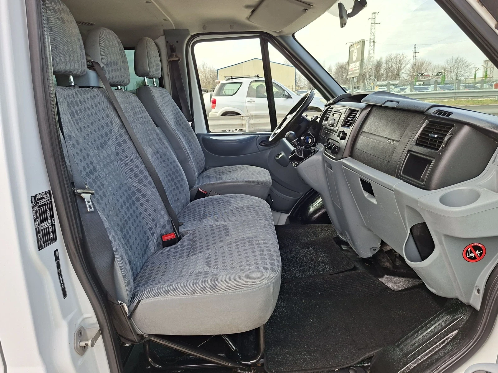 Ford Transit 2.2D/6СК/125кс/КЛИМА/CRUIZE/ 8+ 1, снимка 12 - Бусове и автобуси - 54044571