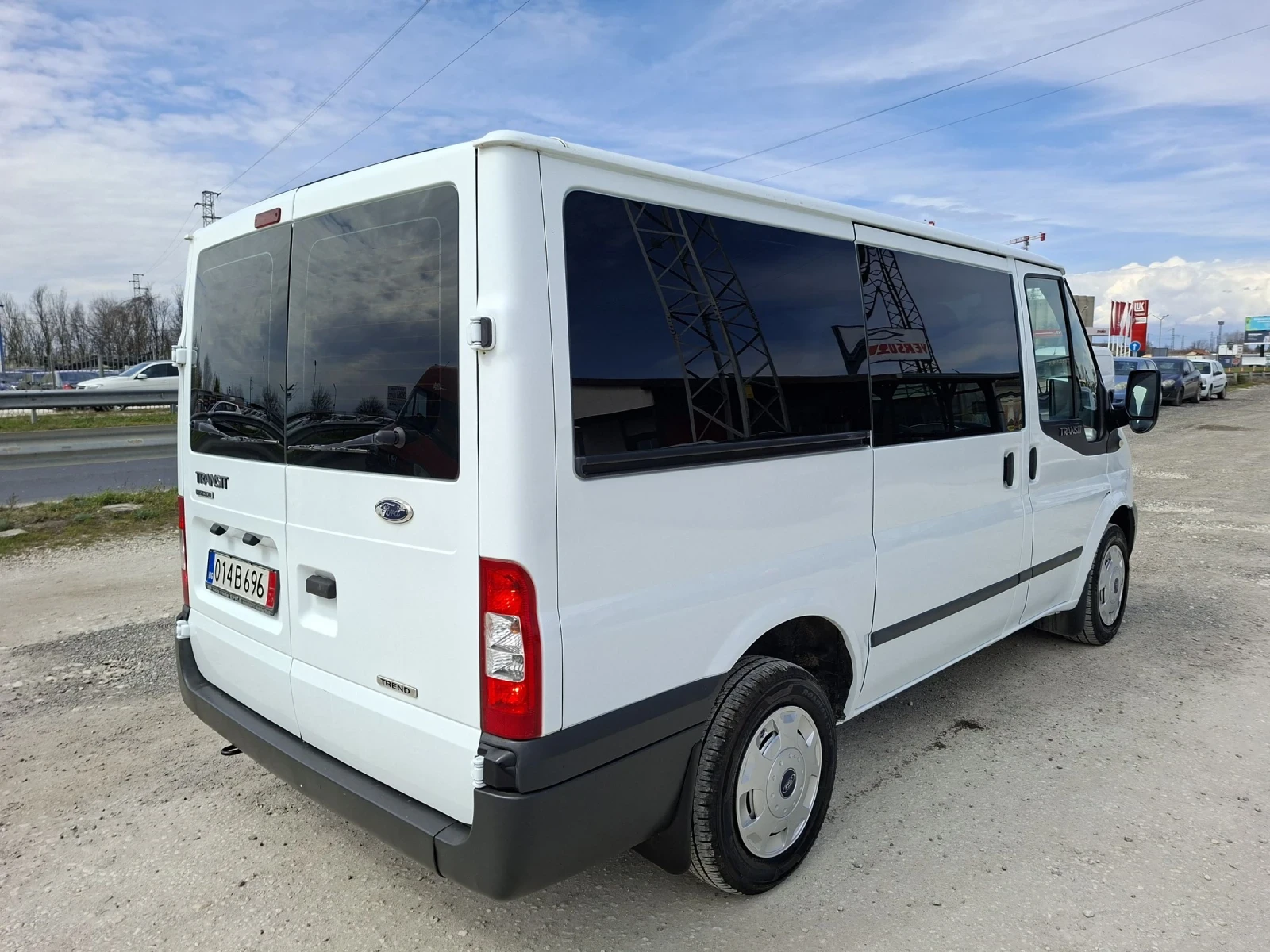 Ford Transit 2.2D/6СК/125кс/КЛИМА/CRUIZE/ 8+ 1, снимка 3 - Бусове и автобуси - 54044571