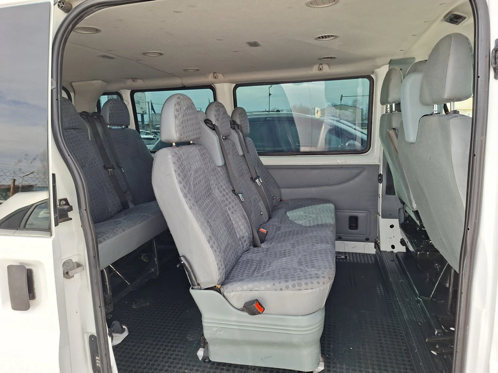 Ford Transit 2.2D/6СК/125кс/КЛИМА/CRUIZE/ 8+ 1, снимка 14 - Бусове и автобуси - 54044571