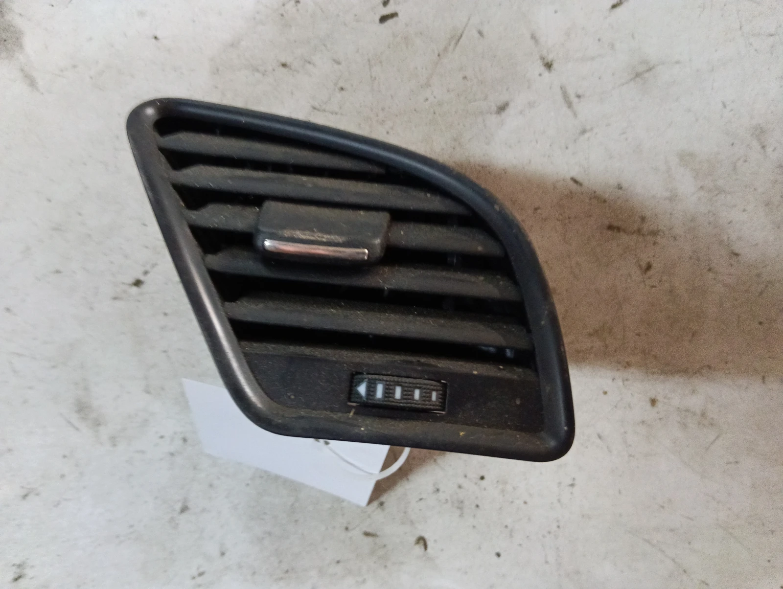 духалка дясна 8K1820902B Audi A4