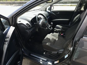 Toyota Corolla verso 2.2 D4D, снимка 11