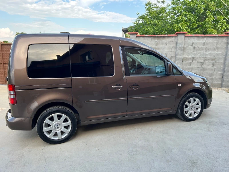 VW Caddy Макси база, снимка 2 - Автомобили и джипове - 47155718