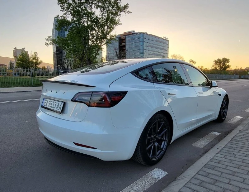 Tesla Model 3 SR+ , снимка 2 - Автомобили и джипове - 45209074