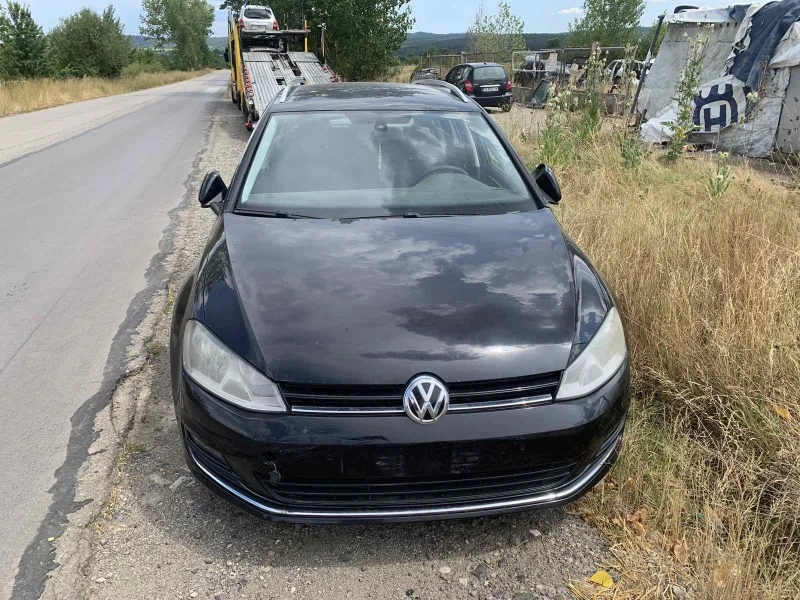 VW Golf, снимка 1 - Автомобили и джипове - 46695049