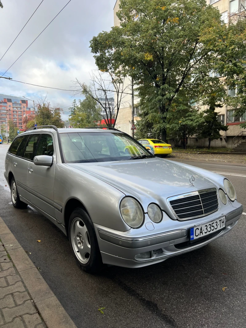 Mercedes-Benz E 200 Elegance, снимка 1 - Автомобили и джипове - 47490609