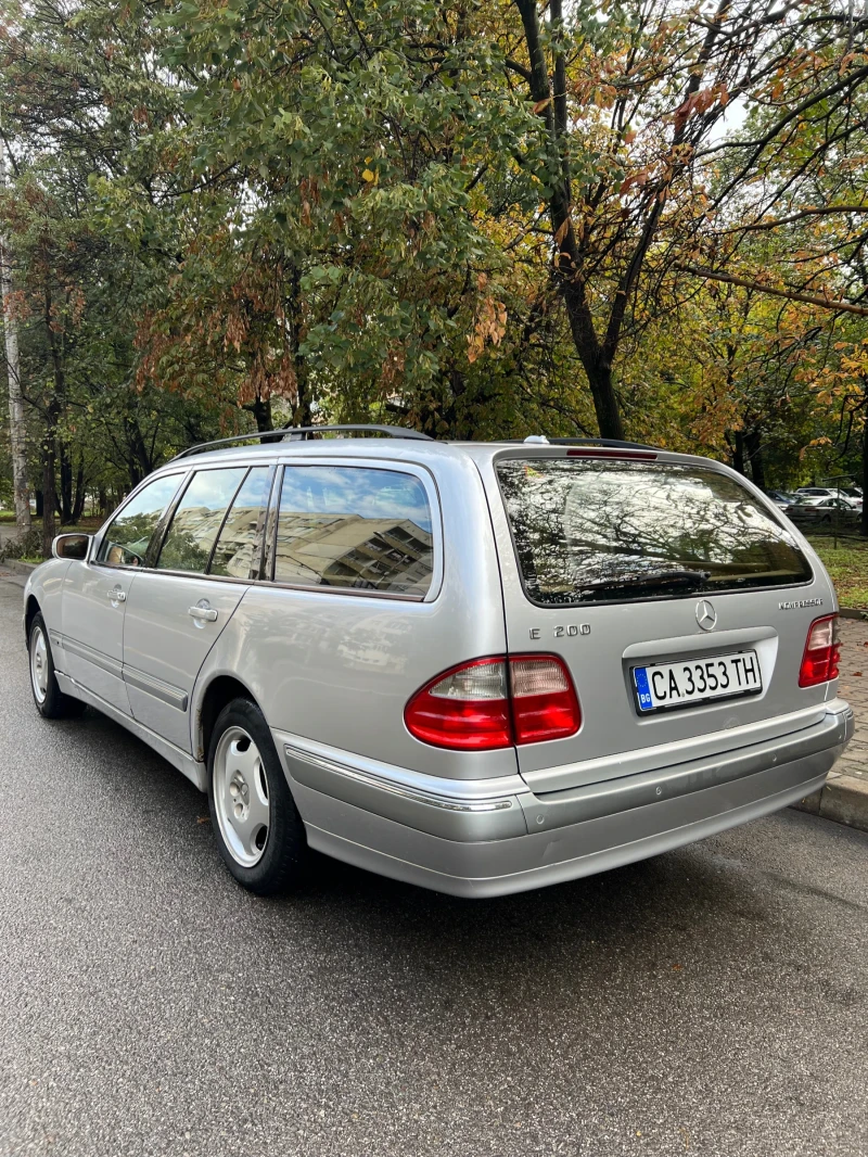 Mercedes-Benz E 200 Elegance, снимка 4 - Автомобили и джипове - 47490609