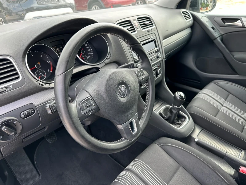 VW Golf 1.6TDI MATCH, снимка 11 - Автомобили и джипове - 47848866