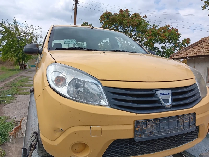 Dacia Sandero 2 бр, снимка 1 - Автомобили и джипове - 48742959