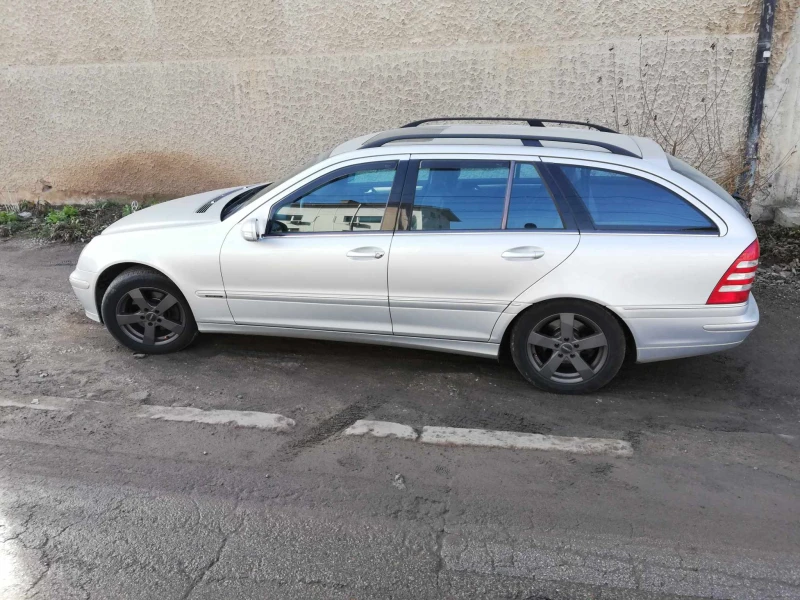 Mercedes-Benz C 230, снимка 11 - Автомобили и джипове - 49265945