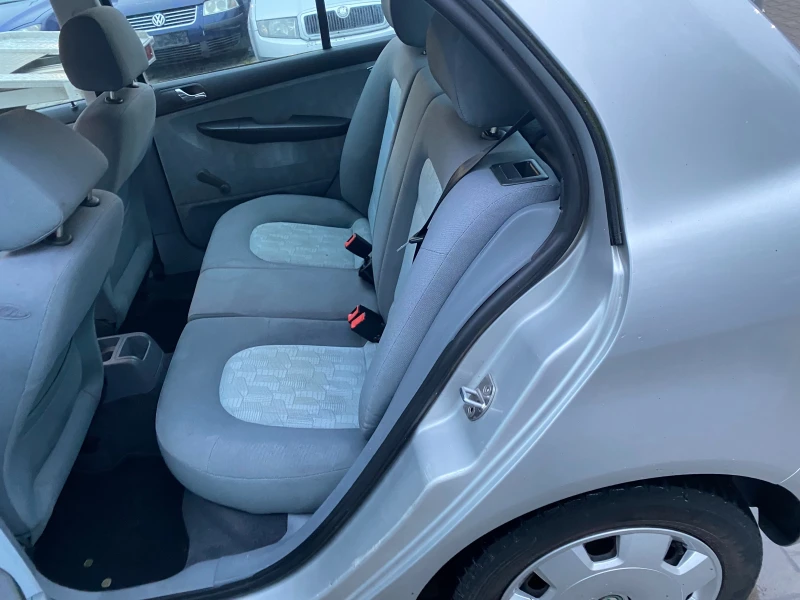Skoda Fabia 1.4i 75к.с, снимка 12 - Автомобили и джипове - 52519195