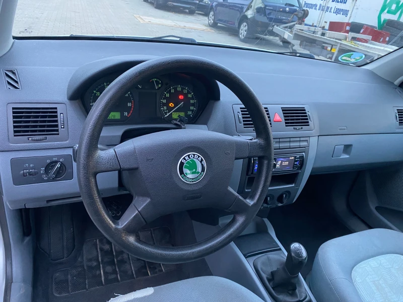 Skoda Fabia 1.4i 75к.с, снимка 13 - Автомобили и джипове - 52519195