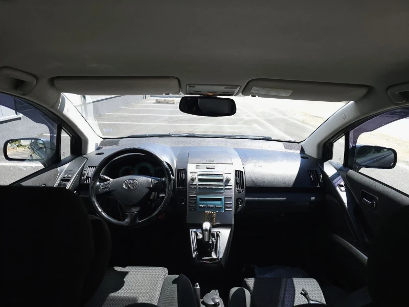 Toyota Corolla verso 2.2 D4D, снимка 9 - Автомобили и джипове - 52657812