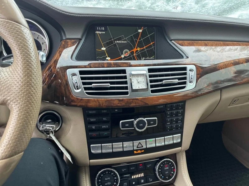 Mercedes-Benz CLS 550 CARFAX, снимка 9 - Автомобили и джипове - 52734027
