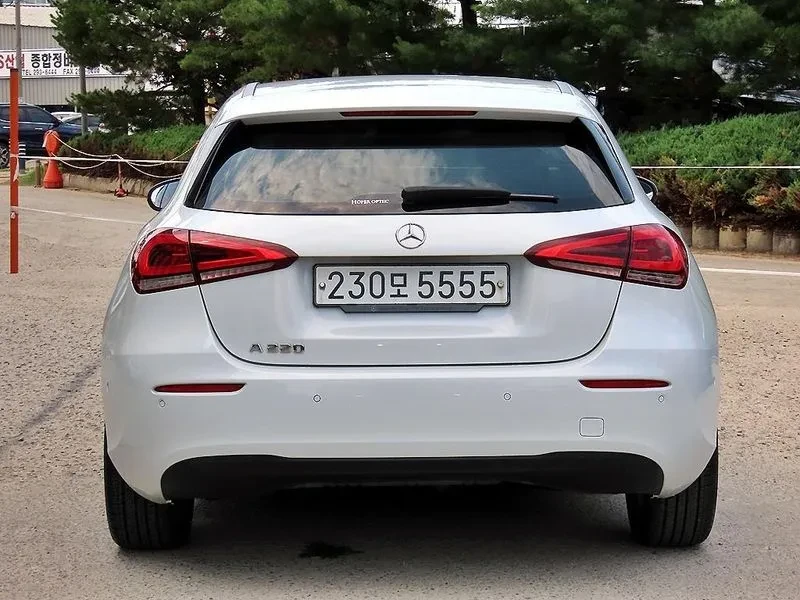 Mercedes-Benz 220 Hatchback | Mobile.bg � ����������� 4
