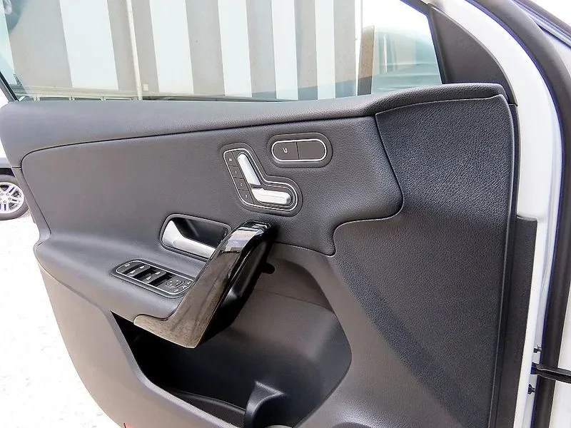 Mercedes-Benz 220 Hatchback | Mobile.bg � ����������� 11