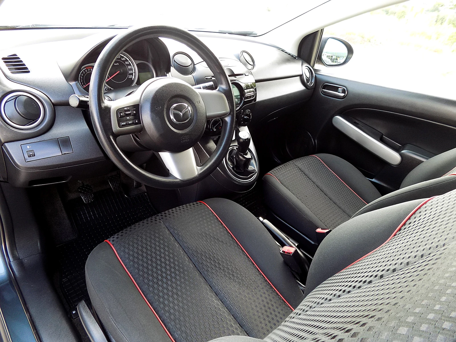 Mazda 2 1.3i/FACELIFT/РЕАЛНИ КМ - изображение 7