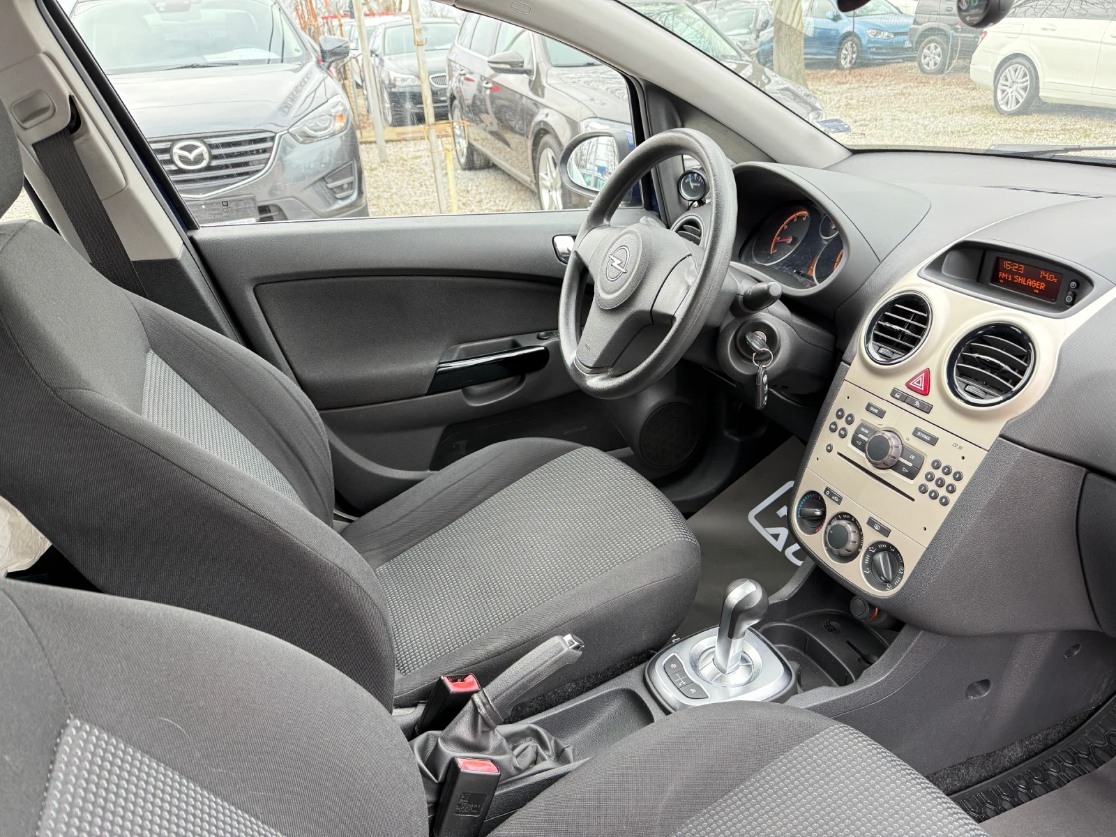 Opel Corsa 1.2 i АВТОМАТИК - изображение 9